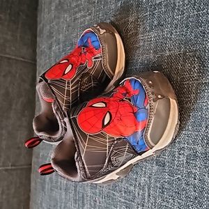 Spiderman boy sneakers toddler size 9